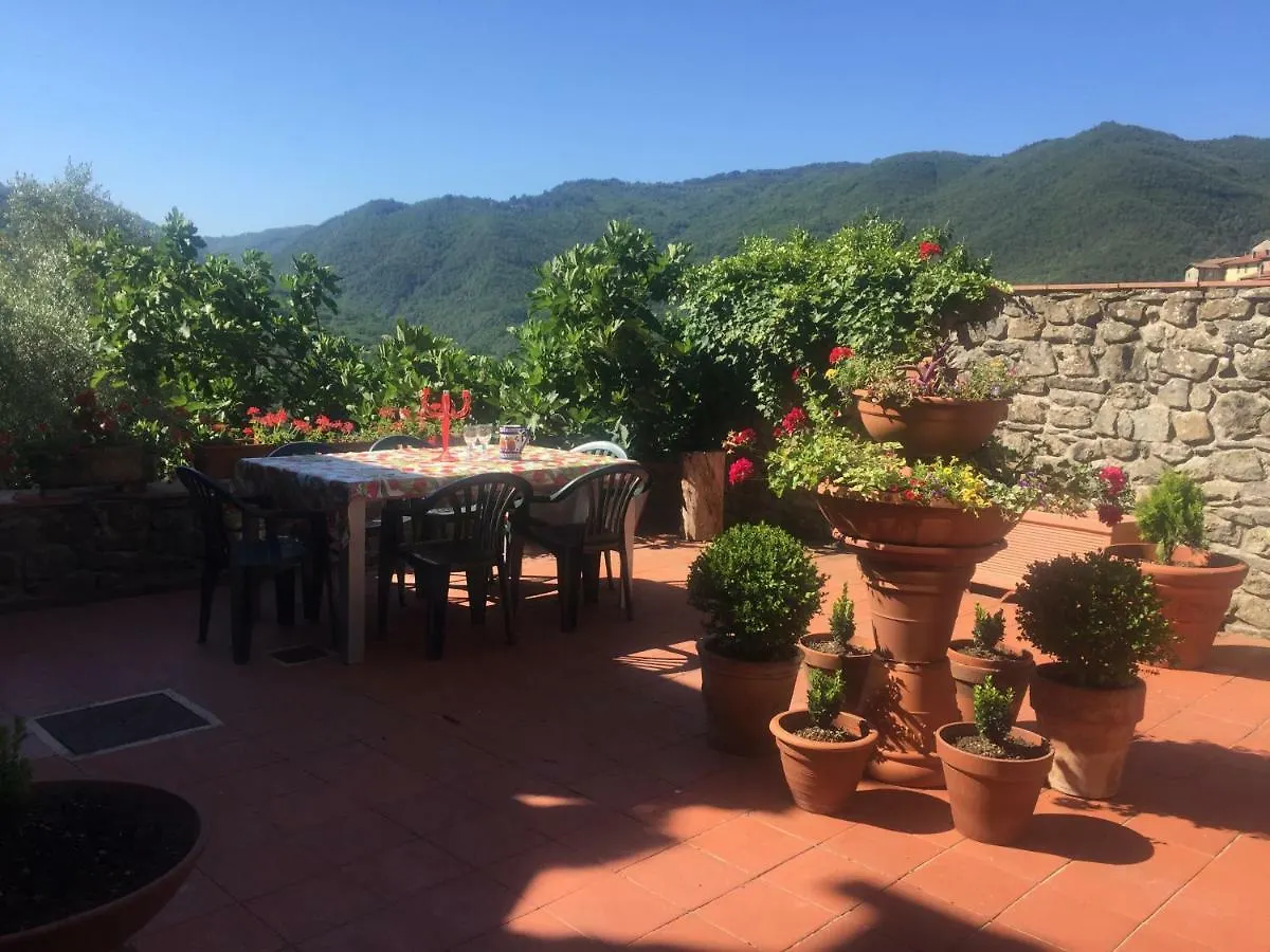 Casa Nicola, Large Country House With Pool Πιστόια