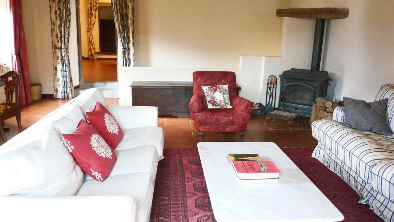 Holiday home Casa Nicola, Large Country House With Pool Pistoia